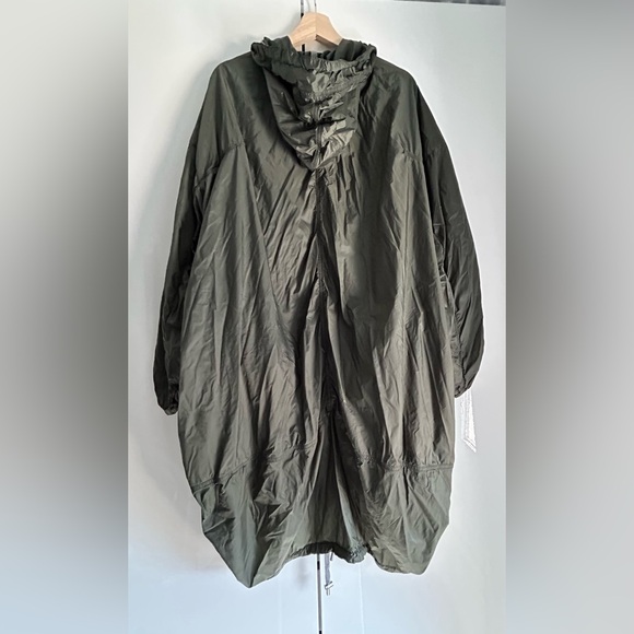 Zara light khaki parachute jacket. Very original. Light as a feather. - Picture 3 of 3